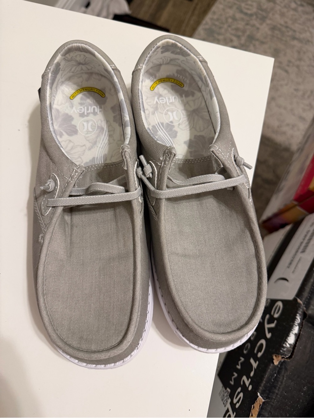 Hurley Women's Light Gray Canvas Slip-On Sneakers
